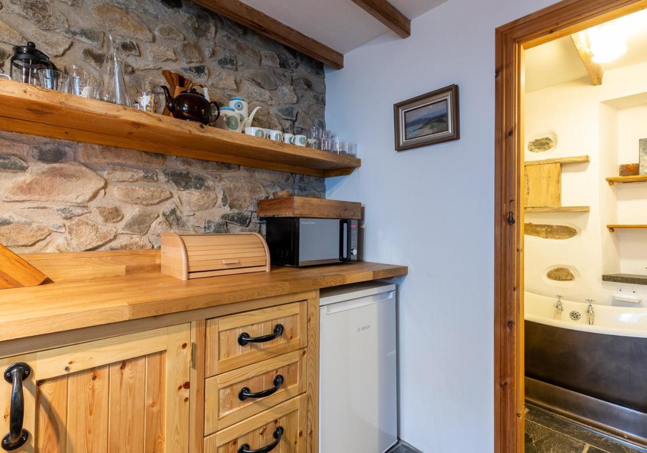 Bwthyn Capten - A Charming Cottage For Up To 6 Ньюпорт Екстер'єр фото