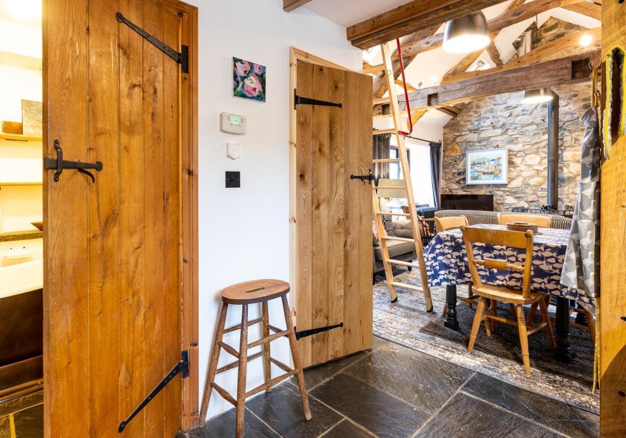 Bwthyn Capten - A Charming Cottage For Up To 6 Ньюпорт Екстер'єр фото